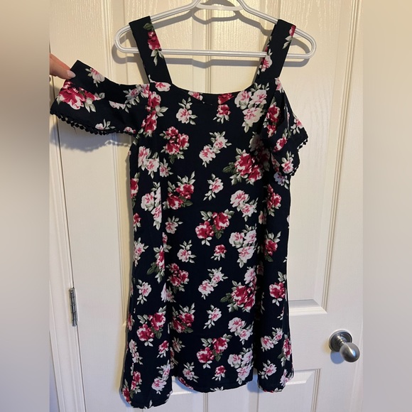 Boutique Dress with Arm Cuff Sleeves - Small - Picture 1 of 4